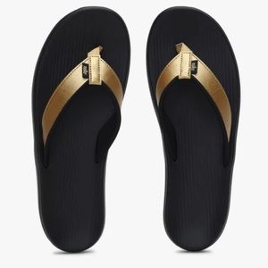 Nike Womens Bella Kai Thong Flip Flop Sandal Black/Gold